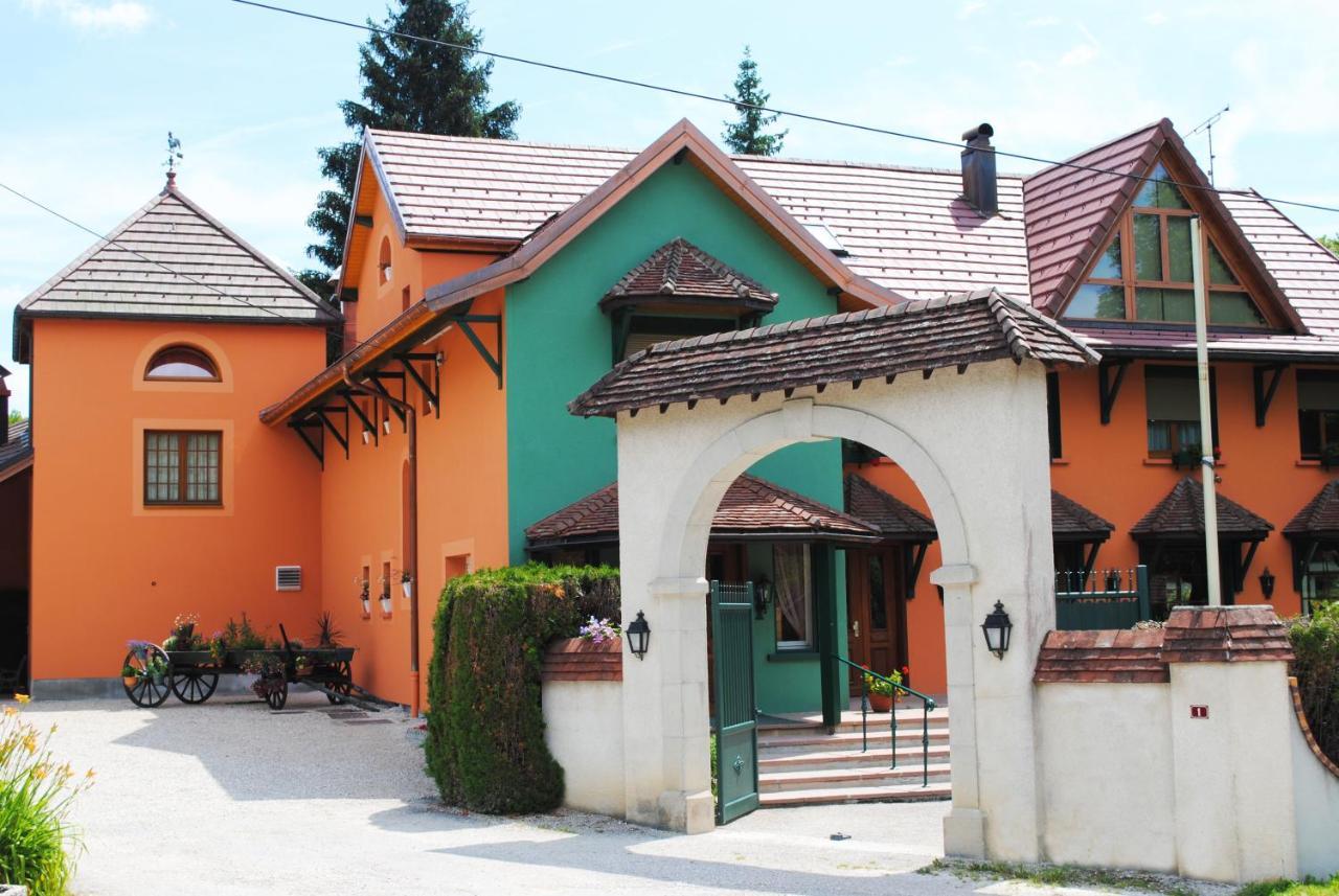 Le Vaudioux L'Auberge Des Gourmets Hotel Restaurant מראה חיצוני תמונה