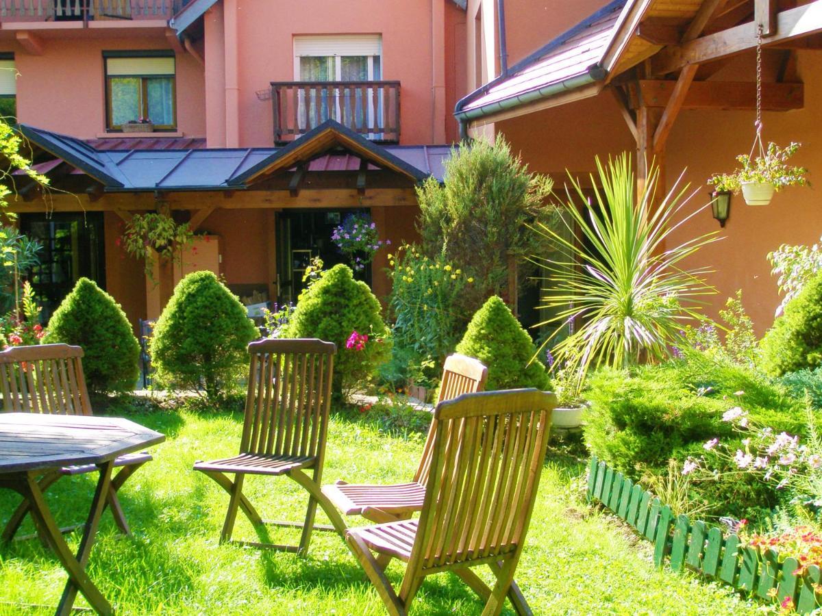 Le Vaudioux L'Auberge Des Gourmets Hotel Restaurant מראה חיצוני תמונה