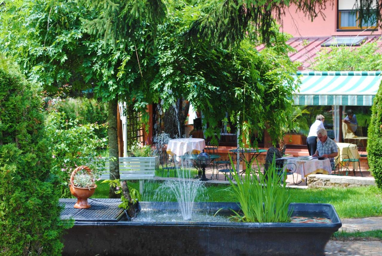 Le Vaudioux L'Auberge Des Gourmets Hotel Restaurant מראה חיצוני תמונה