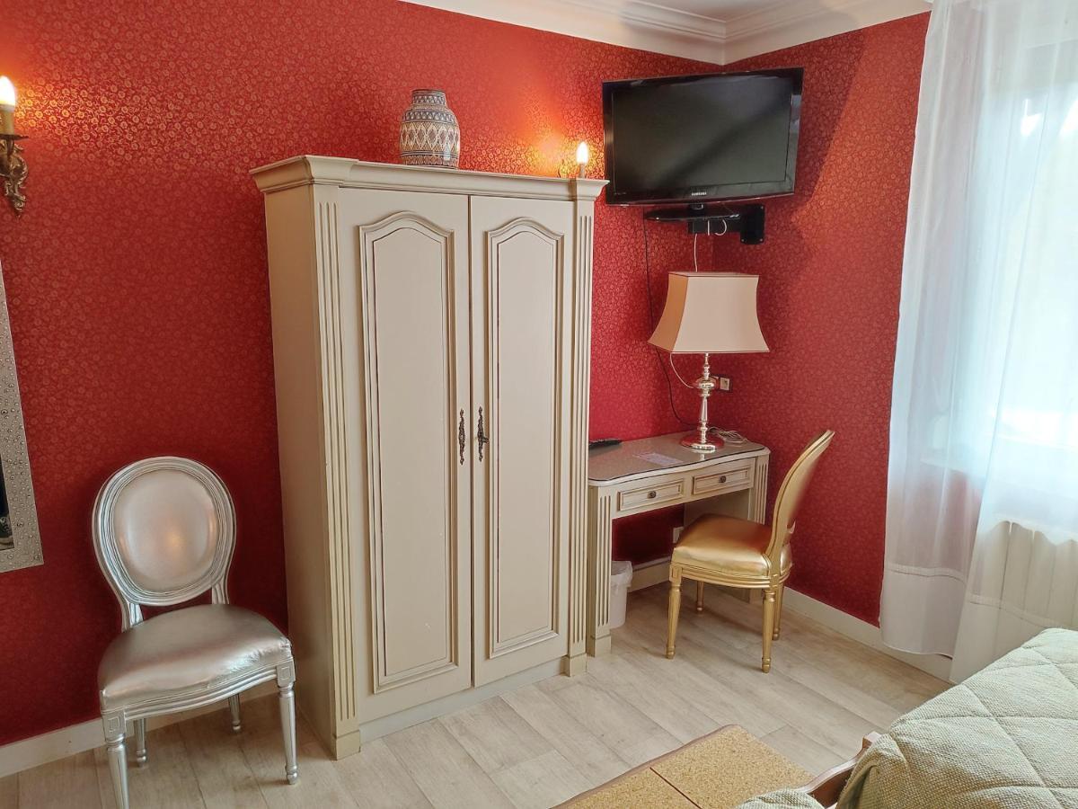 Le Vaudioux L'Auberge Des Gourmets Hotel Restaurant מראה חיצוני תמונה